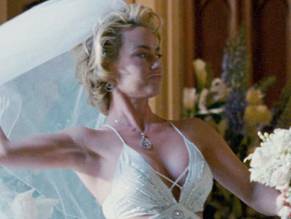 Kelly CarlsonSexy in Made of Honor
