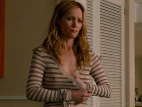 Leslie mann breast