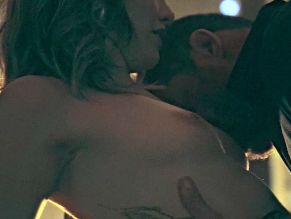  alt="Leticia Colin Sexy in Jogada De Risco"