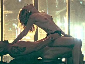  alt="Leticia Colin Sexy in Jogada De Risco"