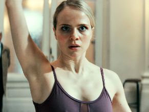  alt="Lili Epply Sexy in Crooks"