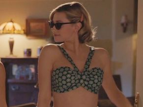 Lili Reinhart Sexy in Riverdale