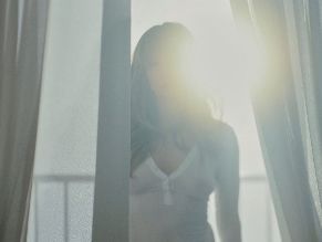  alt="Linda Cardellini Sexy in Dtf St. Louis"