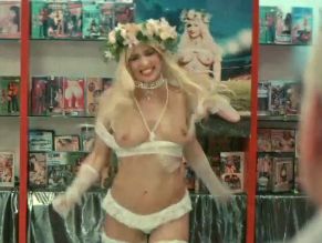  alt="Linda Fekete Sexy in Birodalom"