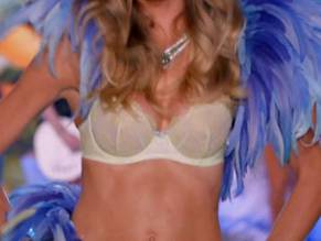 Lindsay EllingsonSexy in The Victoria's Secret Fashion Show 2013