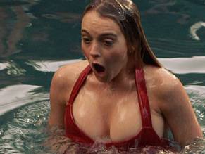 Lindsay LohanSexy in Labor Pains