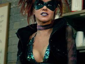 Lindy BoothSexy in Kick-Ass 2