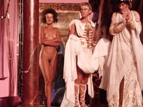 Loretta YoungSexy in Caligula