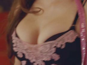  alt="Margaret Qualley Sexy in House Tour"