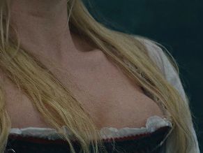  alt="Margot Robbie Sexy in "wuthering Heights""