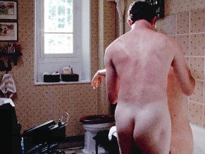  alt="Marina De Van Sexy in Sitcom"