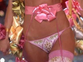 Marisa MillerSexy in Victoria's Secret Fashion Show 2007