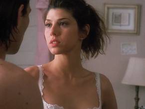 Marisa TomeiSexy in Untamed Heart