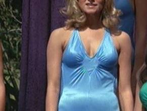 Nackt Maureen McCormick  Sexy Pictures