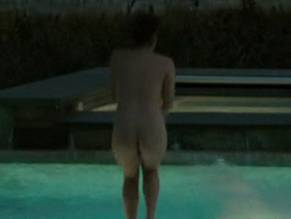 Melanie lynskey ever been nude