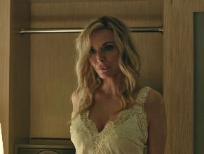  alt="Michelle Pfeiffer Sexy in Margo's Got Money Troubles"