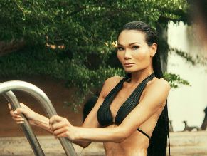  alt="Mimi Tao Sexy in Crooks"