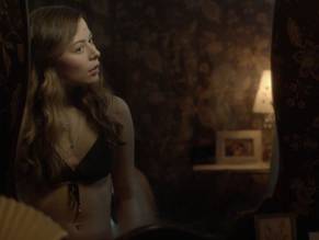 Miranda CosgroveSexy in The Intruders