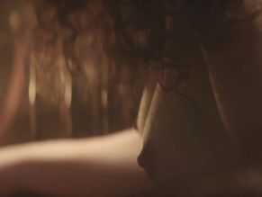  alt="Mireia Vilapuig Sexy in Gold Lust"