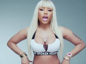 Nicki MinajSexy in No Broken Hearts