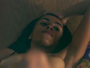 Nira Oshaia Sexy in Olympo