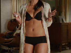 Olivia MunnSexy in Freeloaders