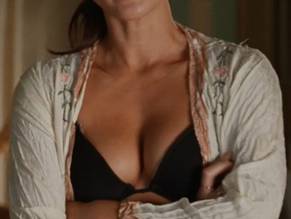 Olivia MunnSexy in Freeloaders