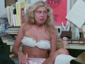  alt="Renata Hickey Sexy in Waitress!"