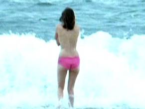 Roxane MesquidaSexy in Les vagues