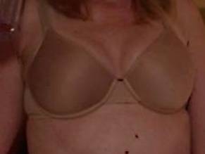 Samantha bee tits