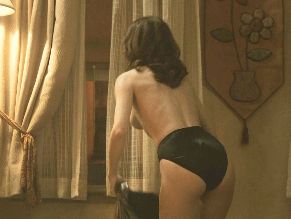  alt="Sarah Bolger Sexy in The Westies"
