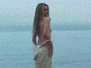  alt="Sarah Pidgeon Sexy in Love Story"