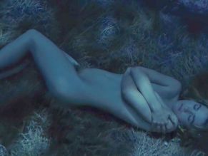  alt="Sarah Short Sexy in Chlorophyll"
