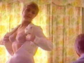 Shirley JonesSexy in The Happy Ending