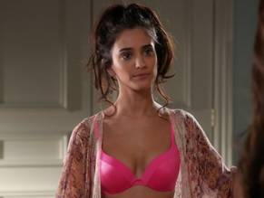 Sol RodriguezSexy in Devious Maids