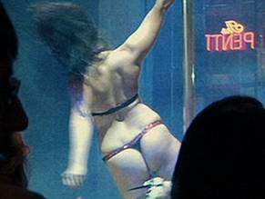 Sunny LeoneSexy in The Virginity Hit