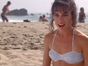  alt="Susanna Hoffs Sexy in The Allnighter"