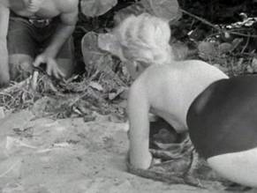 Tania VeliaSexy in Fiend of Dope Island
