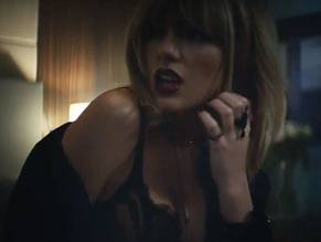 Taylor SwiftSexy in I Don't Wanna Live Forever