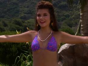 Tiffani-Amber ThiessenSexy in Saved by the Bell: Hawaiian Style