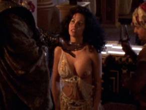 Vaitiare BanderaSexy in Stargate SG-1