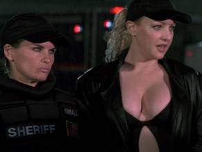 Wendi McLendon-CoveySexy in Reno 911!: Miami