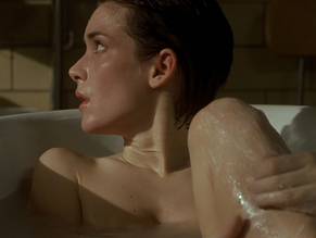 Winona ryder nude pictures