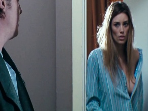 ARIELLE VANDENBERG NUDE/SEXY SCENE IN DROP DEAD GORGEOUS