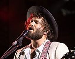 Profile picture of Angus Stone