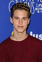 Profile picture of Ryan Beatty