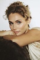 Profile picture of Clare Bowen