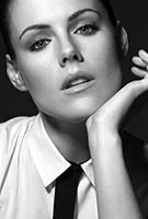 Profile picture of Kathleen Robertson (I)