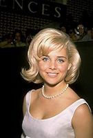 Profile picture of Sue Lyon