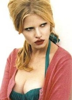 Profile picture of Lara Stone (I)